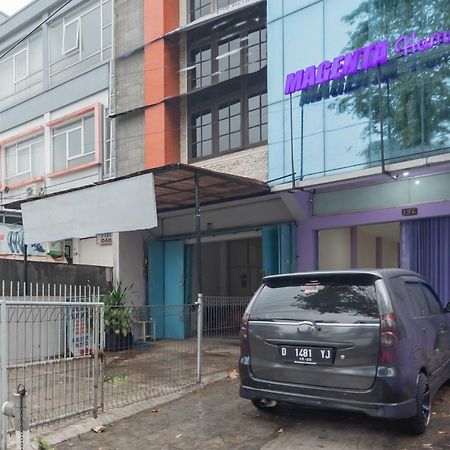 Reddoorz Near Trans Studio Bandung 3 Exteriör bild